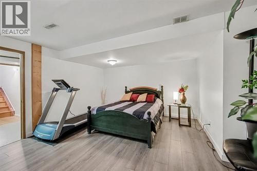 34 Woodglen Crescent Sw, Calgary, AB - Indoor Photo Showing Gym Room