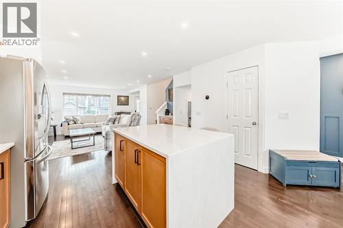182 Sunset Heights, Cochrane, AB - Indoor Photo Showing Kitchen