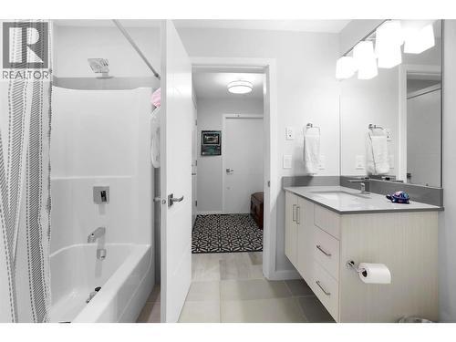 2301 Carrington Road Unit# 306, West Kelowna, BC - Indoor Photo Showing Bathroom