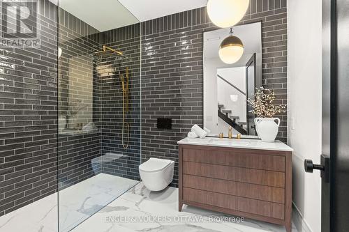 246 Byron Avenue, Ottawa, ON - Indoor Photo Showing Bathroom