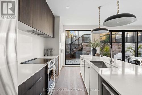 246 Byron Avenue, Ottawa, ON - Indoor Photo Showing Kitchen With Upgraded Kitchen