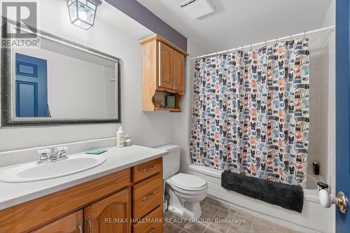 77 King George Street, Ottawa, ON - Indoor Photo Showing Bathroom