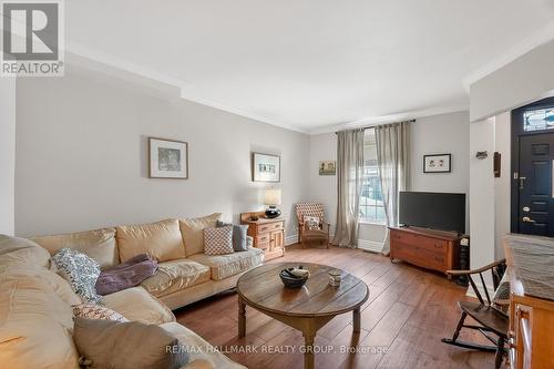 77 King George Street, Ottawa, ON - Indoor Photo Showing Living Room