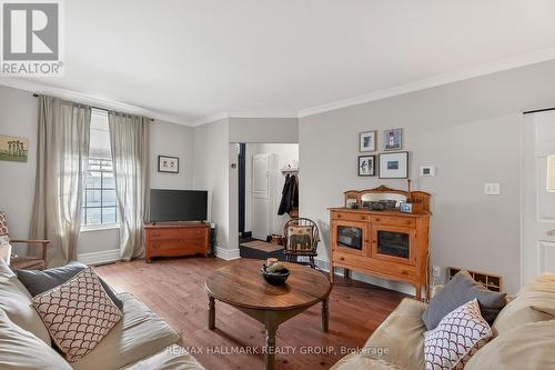 77 King George Street, Ottawa, ON - Indoor Photo Showing Living Room
