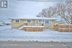 23 ALEXANDRA BOULEVARD  St. Catharines (Secord Woods), ON L2P 1J6