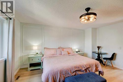 15 Chaparral Crescent Se, Calgary, AB - Indoor Photo Showing Bedroom