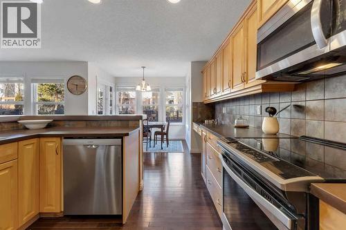 29 Sunset Close, Cochrane, AB - Indoor Photo Showing Kitchen