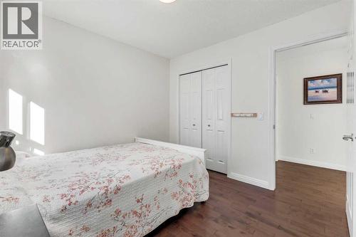 29 Sunset Close, Cochrane, AB - Indoor Photo Showing Bedroom