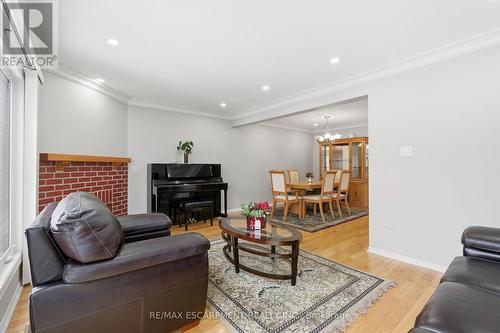 757 Constellation Drive, Mississauga, ON - Indoor Photo Showing Living Room