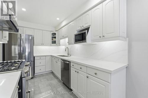 757 Constellation Drive, Mississauga, ON - Indoor Photo Showing Kitchen With Stainless Steel Kitchen With Upgraded Kitchen