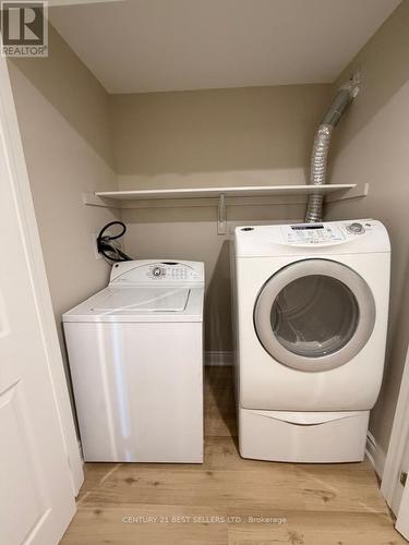 4423 Glen Erin Drive, Mississauga, ON - Indoor Photo Showing Laundry Room