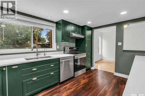 2643 Kliman Crescent, Regina, SK - Indoor Photo Showing Kitchen With Double Sink