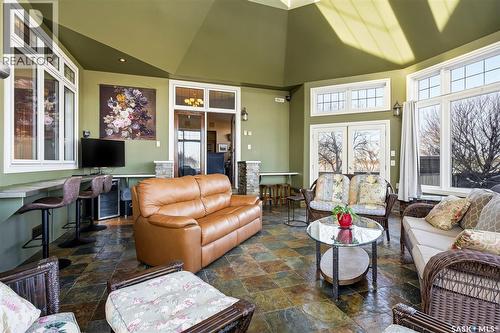 2419 Jameson Crescent, Regina, SK - Indoor Photo Showing Living Room
