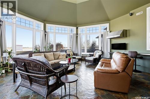 2419 Jameson Crescent, Regina, SK - Indoor Photo Showing Living Room