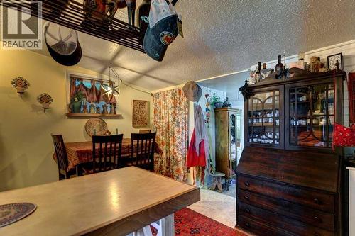 2207 8 Avenue Se, Calgary, AB - Indoor