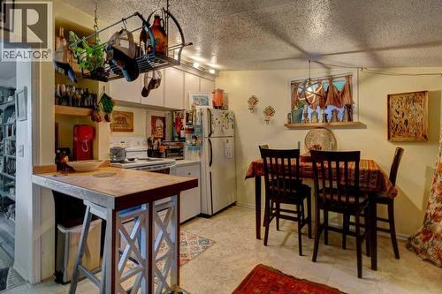 2207 8 Avenue Se, Calgary, AB - Indoor