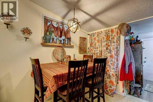 2207 8 Avenue Se, Calgary, AB - Indoor Photo Showing Dining Room