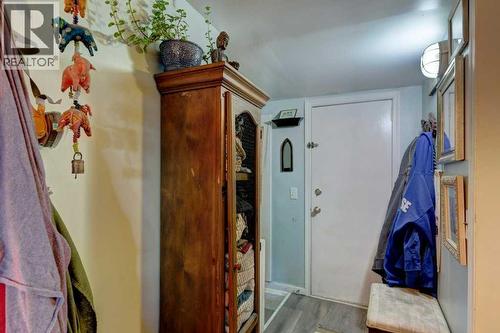 2207 8 Avenue Se, Calgary, AB - Indoor Photo Showing Other Room