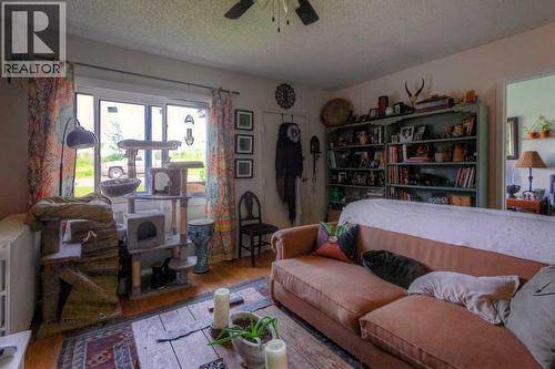 2207 8 Avenue Se, Calgary, AB - Indoor