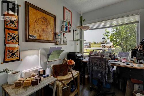 2207 8 Avenue Se, Calgary, AB - Indoor Photo Showing Other Room