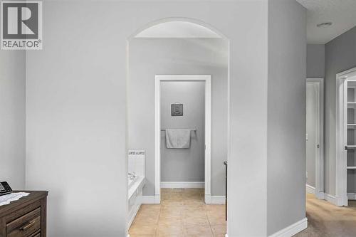 69 Evergreen Crescent Sw, Calgary, AB - Indoor