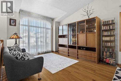 332 Hawkstone Close Nw, Calgary, AB - Indoor