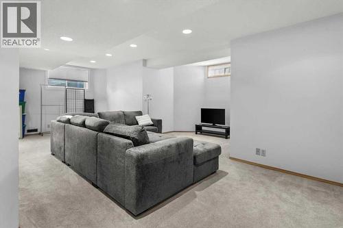 332 Hawkstone Close Nw, Calgary, AB - Indoor Photo Showing Other Room