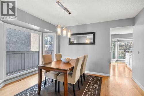 16 Woodacres Drive Sw, Calgary, AB - Indoor Photo Showing Dining Room
