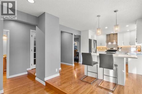 16 Woodacres Drive Sw, Calgary, AB - Indoor Photo Showing Kitchen With Upgraded Kitchen