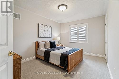 6409 Western Skies Way, Mississauga, ON - Indoor Photo Showing Bedroom