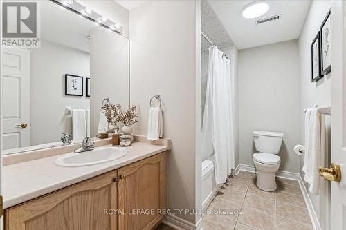 6409 Western Skies Way, Mississauga, ON - Indoor Photo Showing Bathroom