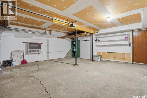 19 Martin Crescent, Regina, SK - Indoor Photo Showing Garage