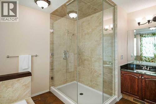 63 Douglas Park Boulevard Se, Calgary, AB - Indoor Photo Showing Bathroom