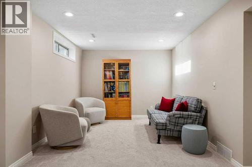 63 Douglas Park Boulevard Se, Calgary, AB - Indoor