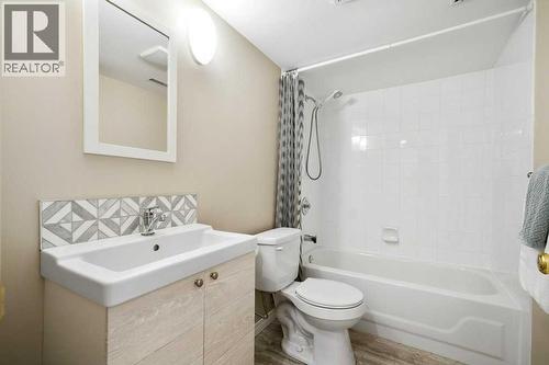 63 Douglas Park Boulevard Se, Calgary, AB - Indoor Photo Showing Bathroom