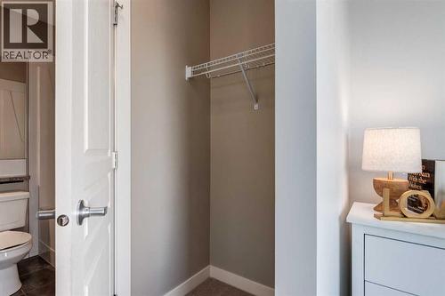 705 Evanston Square Nw, Calgary, AB - Indoor Photo Showing Bathroom