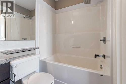 705 Evanston Square Nw, Calgary, AB - Indoor Photo Showing Bathroom