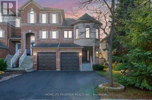 19 BOWLER STREET  Aurora, ON L4G 7J2