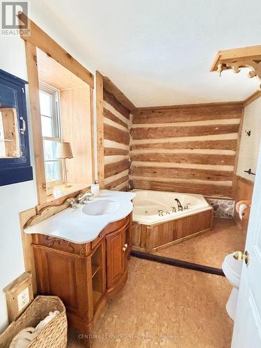 1074 First Line, Douro-Dummer, ON - Indoor Photo Showing Bathroom