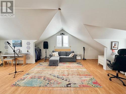 1074 First Line, Douro-Dummer, ON - Indoor