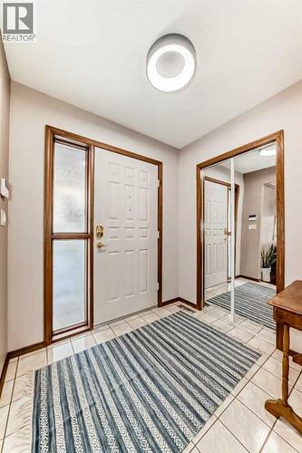 128 Dickenson Crescent, Red Deer, AB - Indoor Photo Showing Other Room