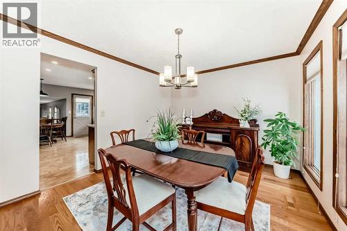128 Dickenson Crescent, Red Deer, AB - Indoor Photo Showing Dining Room