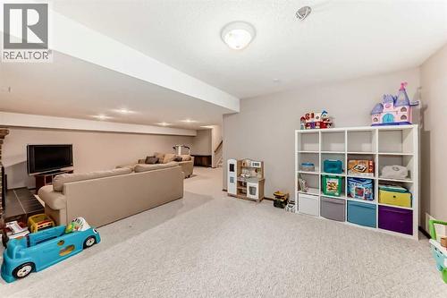 128 Dickenson Crescent, Red Deer, AB - Indoor Photo Showing Other Room