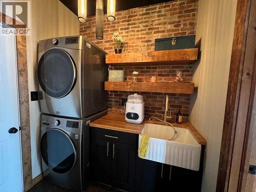 107 Poplar Avenue, Trochu, AB - Indoor Photo Showing Laundry Room