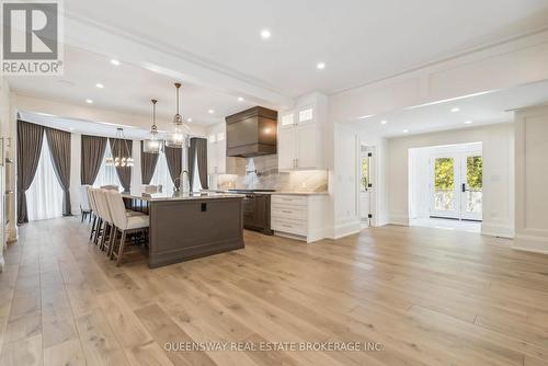 36 Pioneer Trail, Barrie, ON - Indoor Photo Showing Kitchen With Upgraded Kitchen