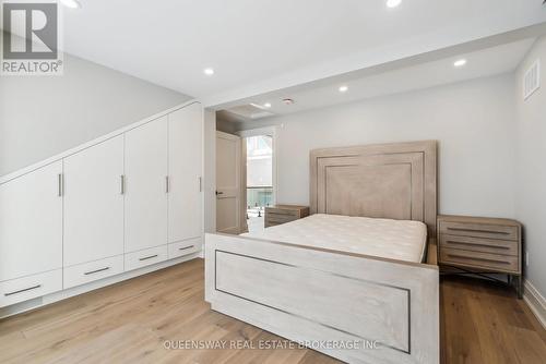 36 Pioneer Trail, Barrie, ON - Indoor Photo Showing Bedroom