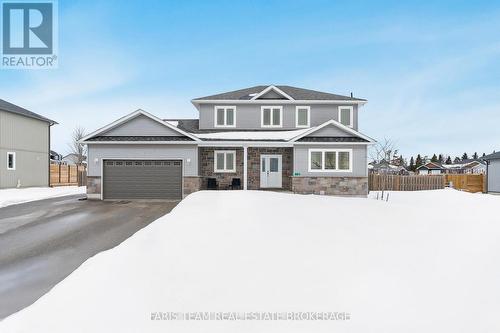 12 GRACE CRESCENT  Oro-Medonte, ON L0K 2G1