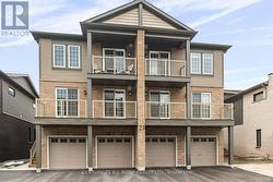 4 - 23 HAY LANE  Barrie, ON L9J 0V6