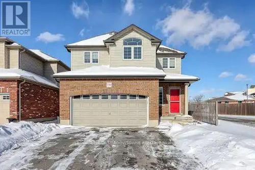 739 FRONTENAC CRESCENT  Woodstock, ON N4V 0B1