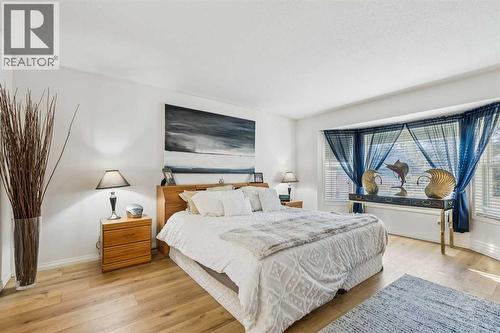 312 Prominence Heights Sw, Calgary, AB - Indoor Photo Showing Bedroom